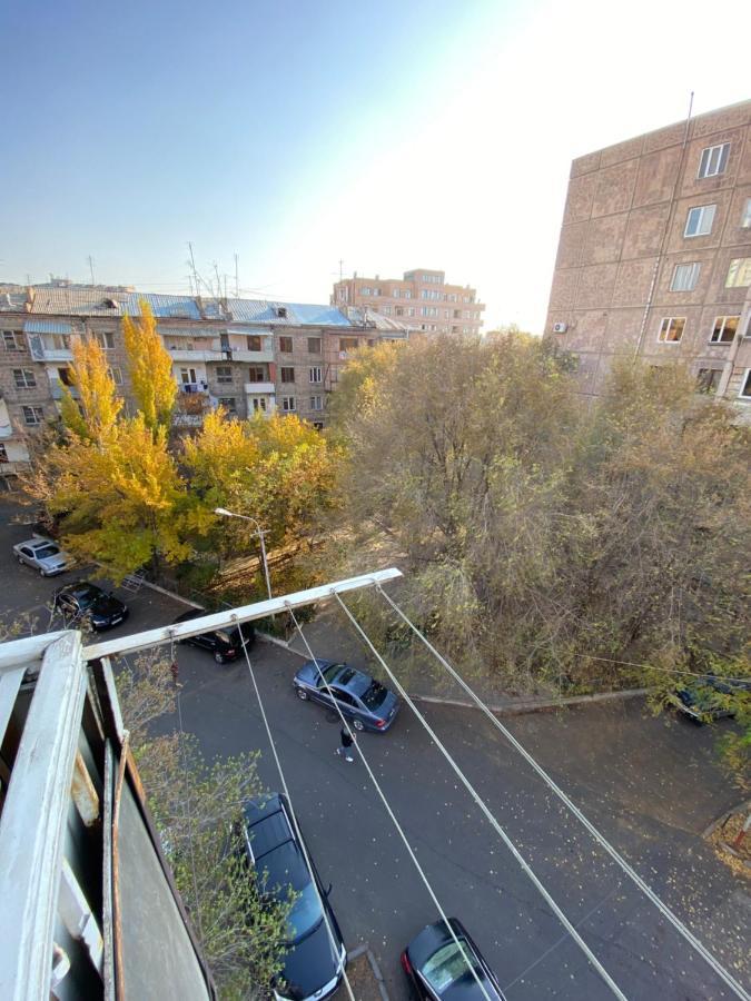 Large Cozy Apartment On Beginning Of Komitas Ave Jerevan Exteriör bild