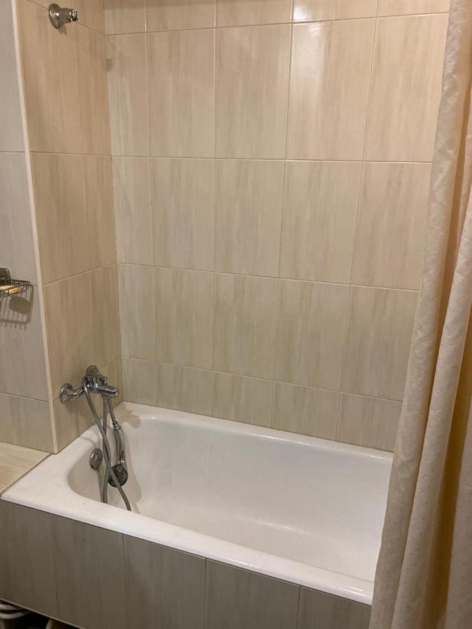 Large Cozy Apartment On Beginning Of Komitas Ave Jerevan Exteriör bild
